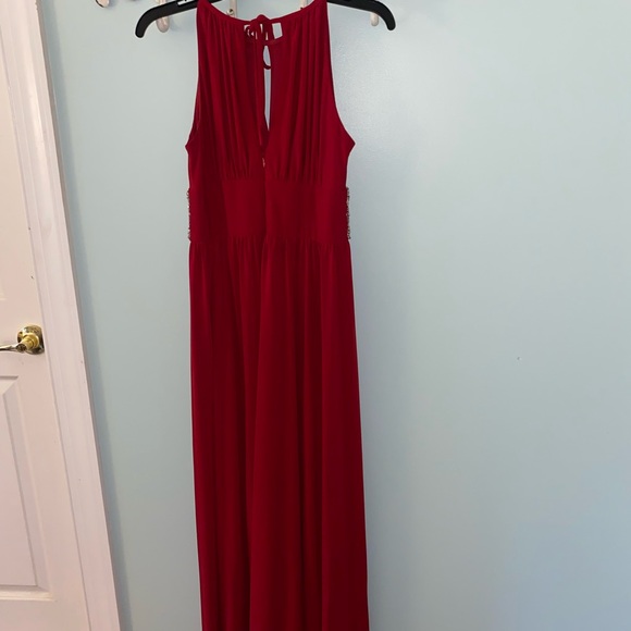 Red Floor-length Prom/Bridesmaid Gown SIZE M - Picture 2 of 3